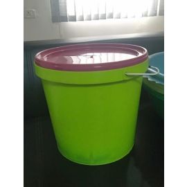 Starlite Plastic Bucket With Lid