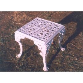 R.D. cast iron garden table powder coated  (25 kg ) ( weight 10 % +-)RDC-055